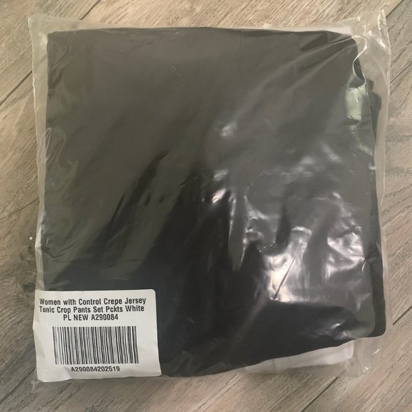 NWT WOMEN WITH CONTROL CREPE TUNIC & CROP PANTS - Picture 10 of 16